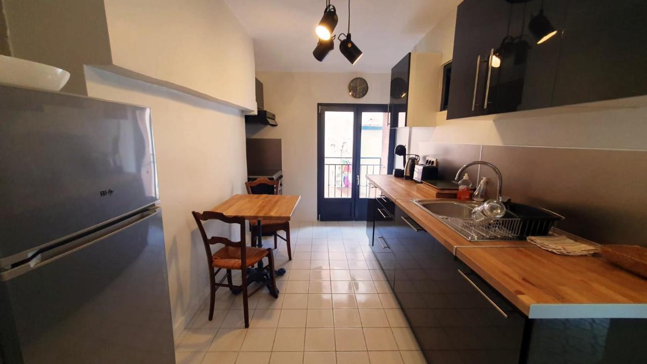 Hypercentre, Grand Traversant De 47m2 *